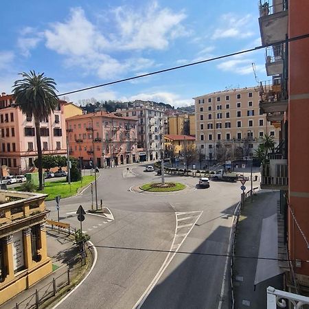 Hotel Amici Holidey Camera Stazione à La Spezia Extérieur photo